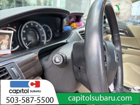 Used 2017 Honda Accord Touring image 15