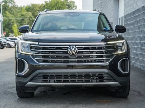 Used 2025 Volkswagen Atlas SE AWD/4WD image 4