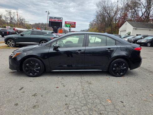 Used 2021 Toyota Corolla LE image 8