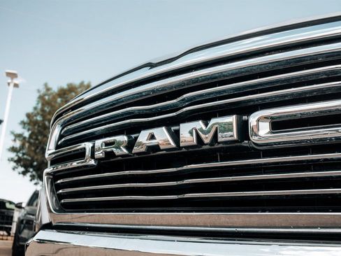 Used 2020 RAM 1500 Laramie AWD/4WD image 10