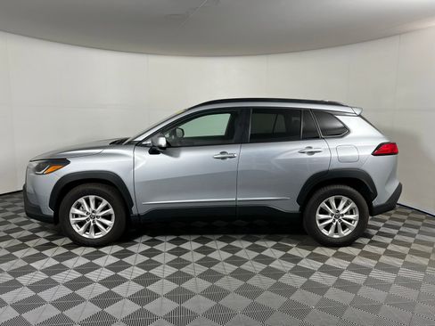 Certified 2024 Toyota Corolla Cross LE image 8