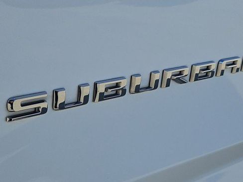 Used 2021 Chevrolet Suburban LT w/ LT Signature Plus Package RWD image 32