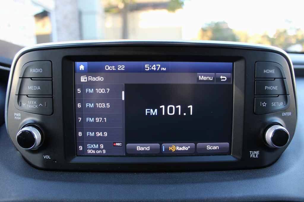 Used 2019 Hyundai Santa Fe SEL FWD image 19