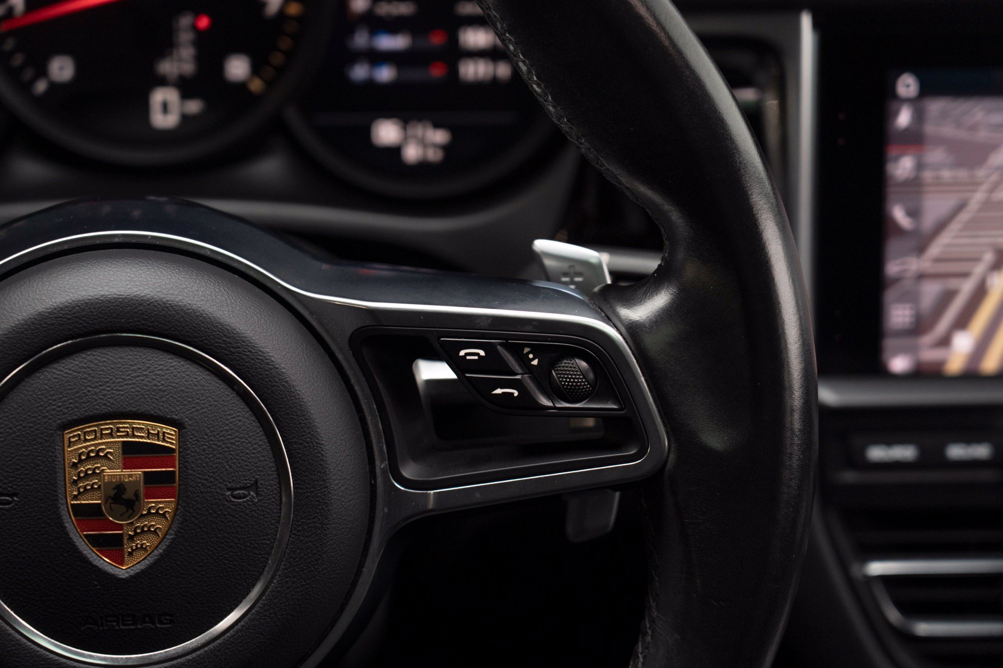 Used 2020 Porsche Macan AWD/4WD image 25