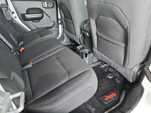 Used 2019 Jeep Wrangler Unlimited Sport S image 14