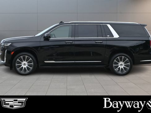 Used 2022 Cadillac Escalade ESV Luxury RWD image 5