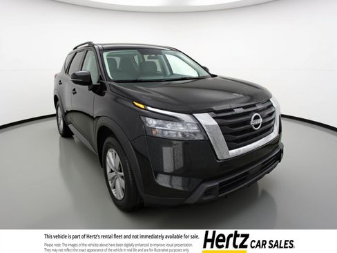 Used 2025 Nissan Pathfinder SV image 1