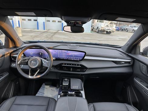 Used 2025 Buick Enclave Preferred image 17