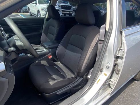 Used 2023 Nissan Altima 2.5 S FWD image 14