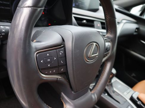 Used 2019 Lexus UX 250h w/ Premium Package AWD/4WD image 18