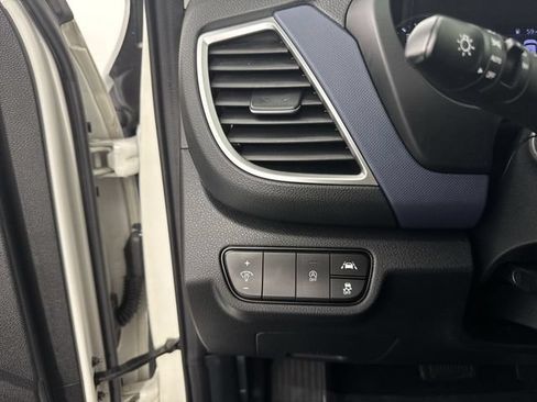 Used 2021 Kia Seltos S FWD image 16