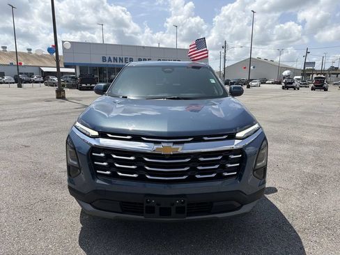 Used 2025 Chevrolet Equinox LT FWD image 3