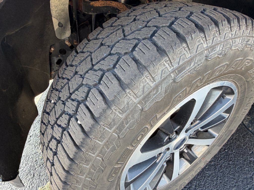 Used 2018 Ford Expedition Max XLT w/ Equipment Group 202A AWD/4WD image 17