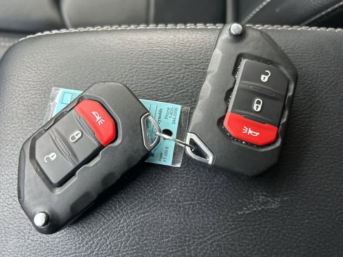 Used 2023 Jeep Wrangler Sahara image 40