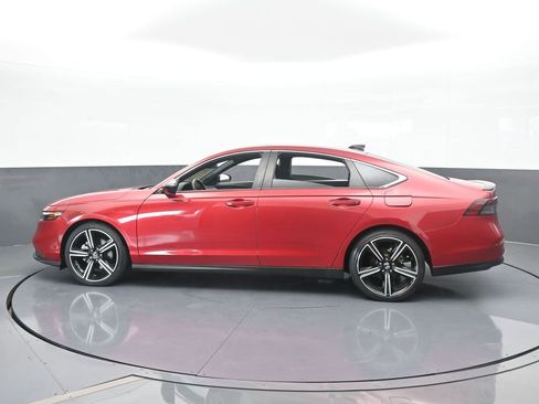 Used 2024 Honda Accord Sport image 3