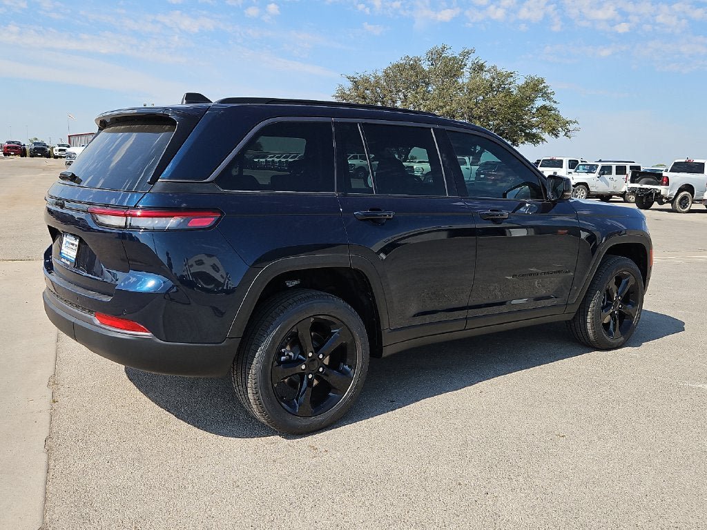 New 2026 Jeep Grand Cherokee Limited w/ Limited Altitude Package RWD image 8