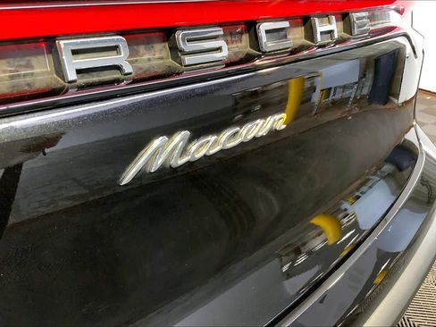 Used 2024 Porsche Macan Turbo image 10