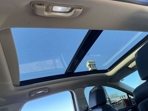 Used 2019 Cadillac XT5 Premium Luxury w/ LPO, Black Ice Package image 21