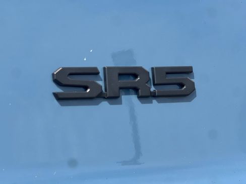 Used 2025 Toyota 4Runner SR5 AWD/4WD image 23