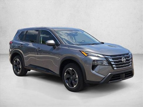 Used 2025 Nissan Rogue SV FWD image 3