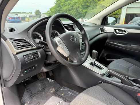 Used 2014 Nissan Sentra SV FWD image 17
