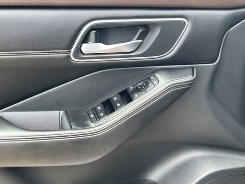 Certified 2021 Nissan Rogue SV w/ Premium Package image 15