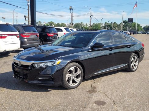 Used 2018 Honda Accord EX image 2