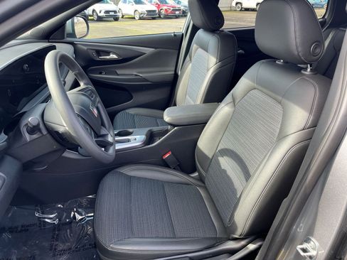 Used 2025 Buick Envista Preferred image 35