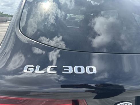 Used 2022 Mercedes-Benz GLC 300 4MATIC image 15