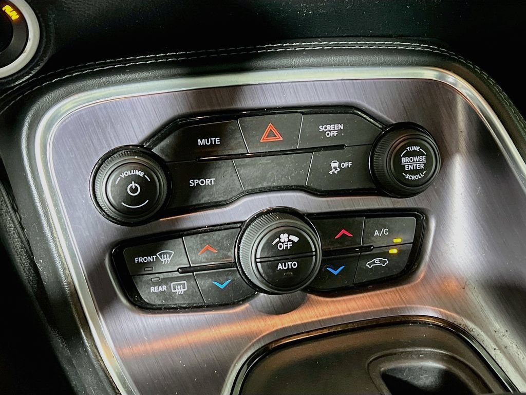 Used 2017 Dodge Challenger SXT RWD image 13