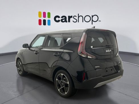 Used 2023 Kia Soul EX image 3