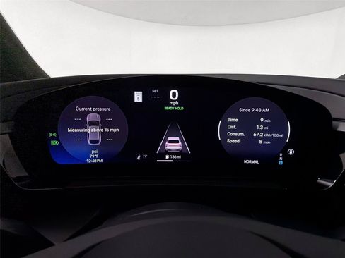Certified 2025 Porsche Macan Turbo Electric AWD/4WD image 19