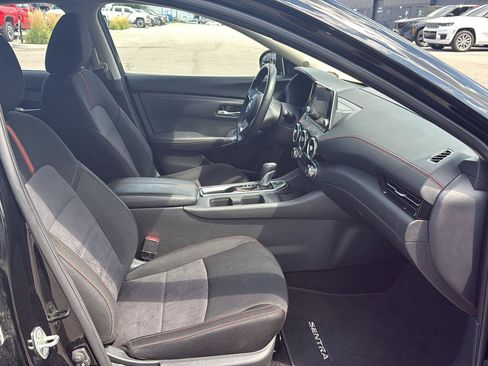 Used 2025 Nissan Sentra SR FWD image 12