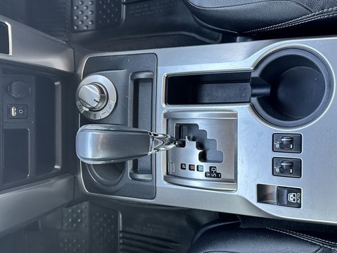 Used 2017 Toyota 4Runner SR5 Premium image 38