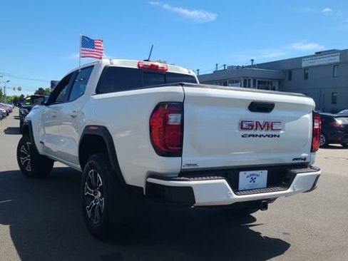 Used 2024 GMC Canyon AT4 w/ Technology Package AWD/4WD image 5
