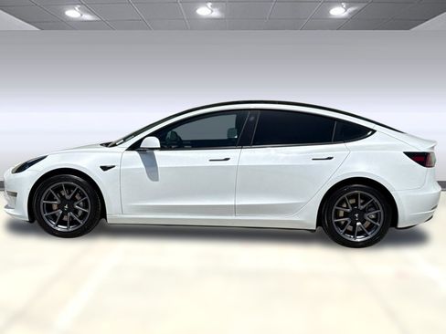 Used 2022 Tesla Model 3 Long Range AWD/4WD image 2