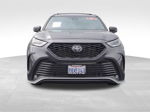 Certified 2022 Toyota Highlander XSE image 9