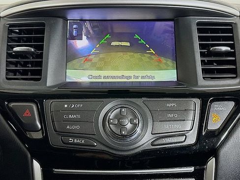 Used 2018 Nissan Pathfinder SV AWD/4WD image 15