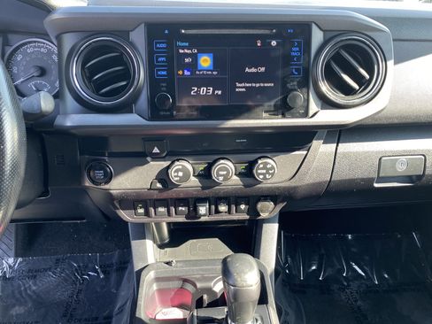 Used 2019 Toyota Tacoma TRD Sport w/ Exterior Package image 12