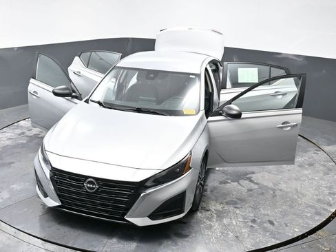 Used 2024 Nissan Altima 2.5 SV image 66