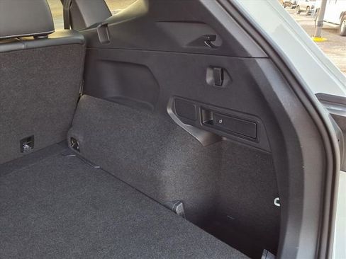 Used 2023 Volkswagen Tiguan SE R-Line image 89