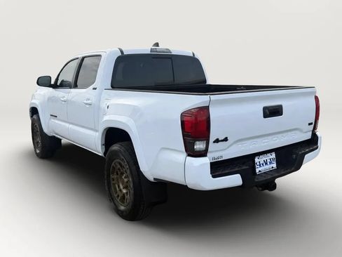 Used 2022 Toyota Tacoma SR5 w/ Technology Package AWD/4WD image 5