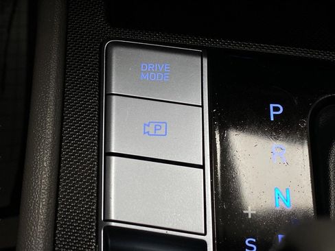 Used 2025 Hyundai Elantra SEL image 27