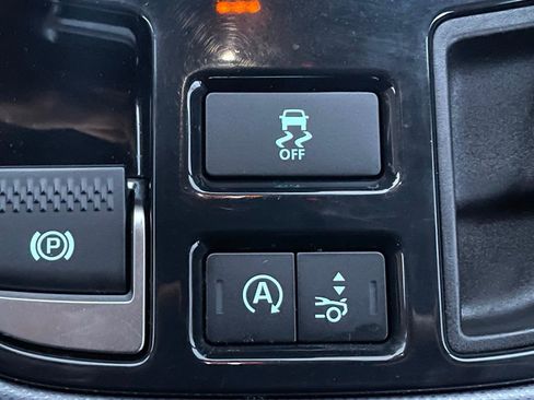 Used 2020 Jaguar F-TYPE Coupe image 32