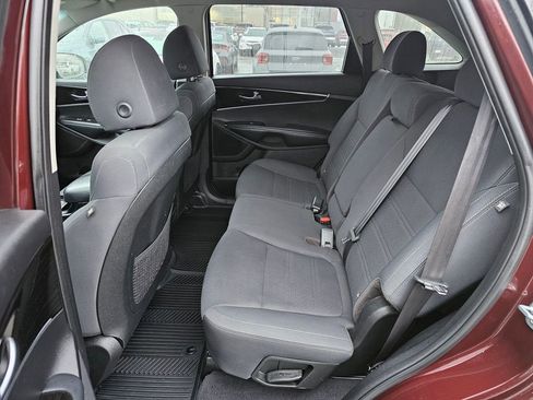 Used 2019 Kia Sorento AWD V6 image 14