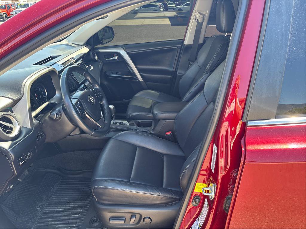 Used 2018 Toyota RAV4 Limited AWD/4WD image 9