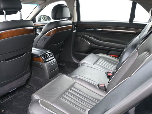 Used 2017 Genesis G90 3.3T Premium image 11