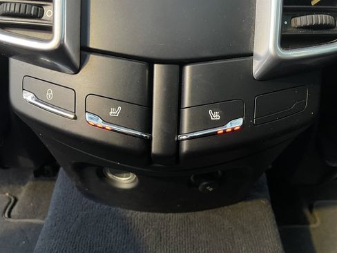 Used 2016 Porsche Cayenne GTS image 34