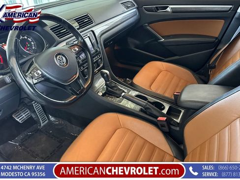 Used 2018 Volkswagen Passat 3.6 SEL Premium FWD image 10