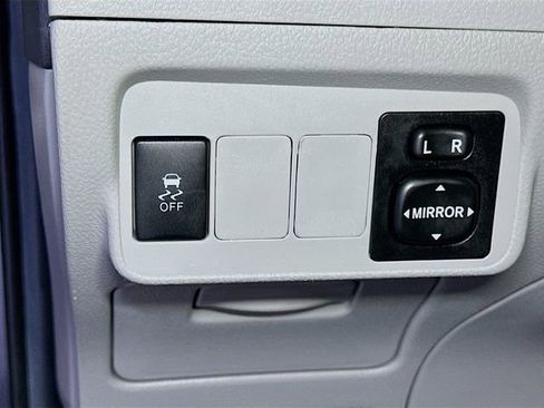 Used 2011 Toyota Corolla image 10